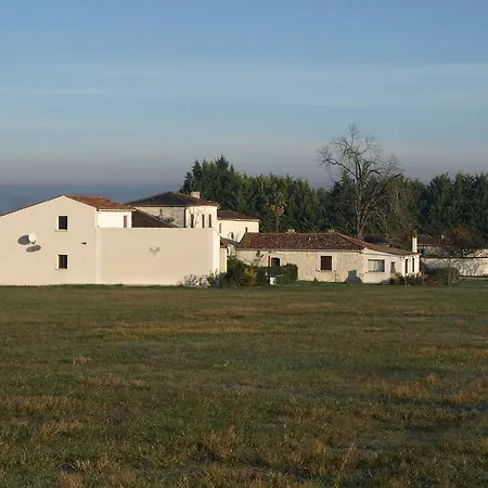 Gites De & Chambres D'hotes Otel Brives-sur-Charente