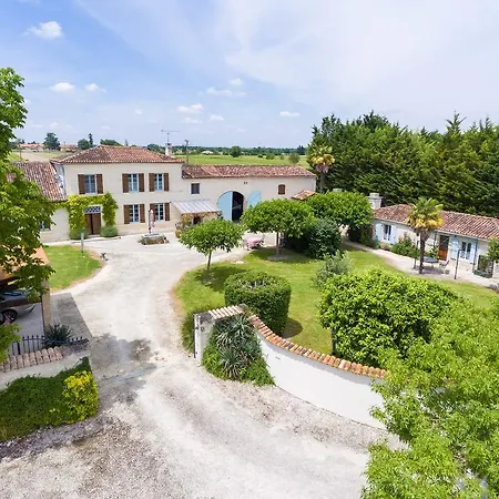Gites De & Chambres D'hotes Brives-sur-Charente