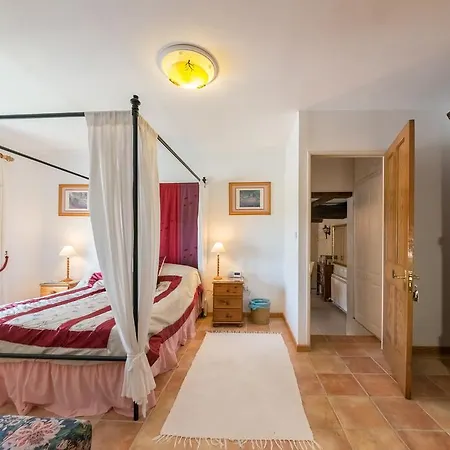 Gites De & Chambres D'hotes