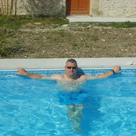 Gites De & Chambres D'hotes Brives-sur-Charente