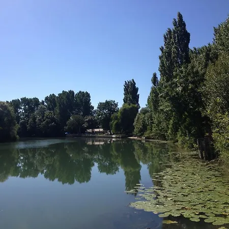 Gites De & Chambres D'hotes Brives-sur-Charente
